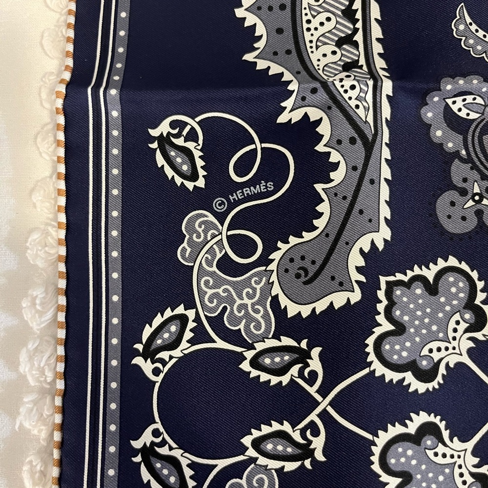 Hermès H Enlumine bandana 55 - Picture 3 of 5